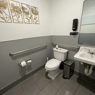 Women&apos;s bathroom