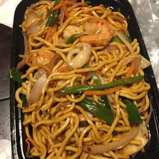 Spicy Seafood Lo Mein