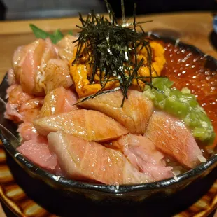 Toro uni ikura don