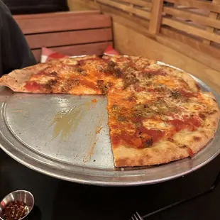 red pepper and sausage pizza