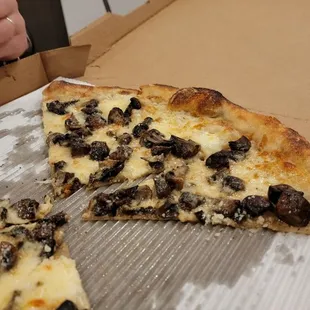 food, pizza
