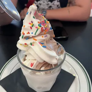 Sweat cream &amp; chocolate gelto