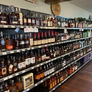 Fenwick Liquor