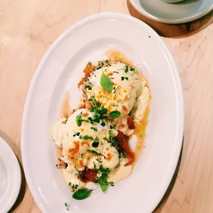 Salmon Cakes Benedict