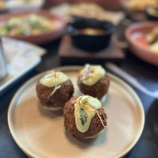 Mac & Cheese Bites (4)