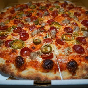 Pepperoni, Italian Sausage, mushrooms and Jalapeños. @coreyd123 on ig for all your photography needs!