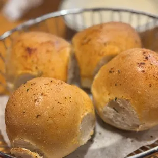 Garlic bread! Crispy but fluffy and really airy. Seasoned nicely.