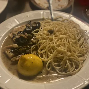 Chicken Picatta with black olives and mushrooms