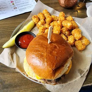 Cheeseburger and tots