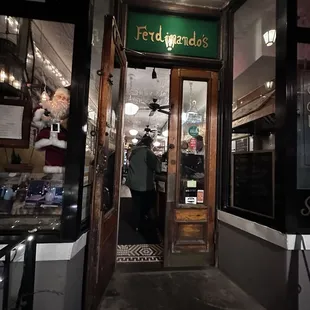 Rice balls, linguine with clams, and more delicious plates!