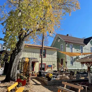 the outside of the restaurant