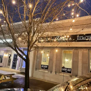 the outside of the restaurant