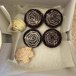 Halloween themed goodies..... my absolute favorite was the chocolate cookie cup with a creamy (mousse?) filling.