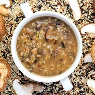 Mushroom &amp; Wild Rice Soup

vegetable broth / cremini / shiitake / wild rice blend / scallion