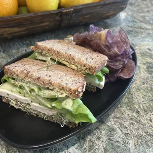 Green goddess crunch sandwich