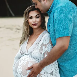 Maternity Session On Oahu, Hawaii
