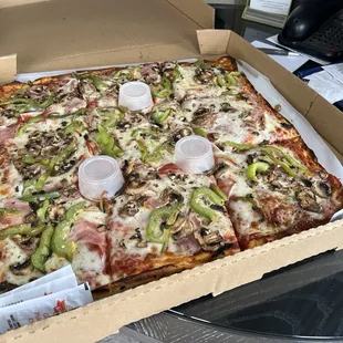 Silicon with ham, mushrooms, and green peppers.