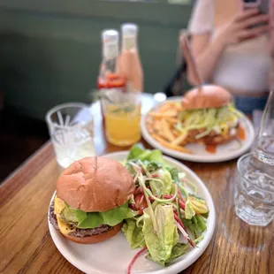 Dry-aged Cheeseburger with Salad