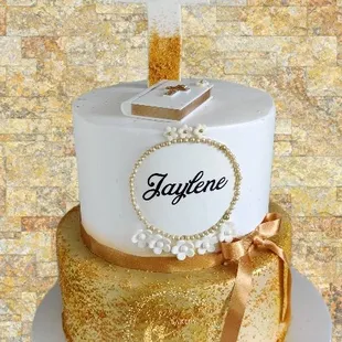 Vanilla cake and  cream covered