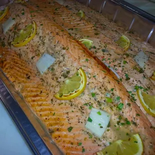 salmon with lemon slices