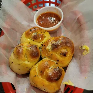 Garlic knots