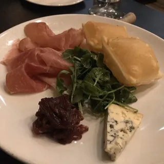Bufala Mozzarella, Prosciutto, e Gnocco Fritto