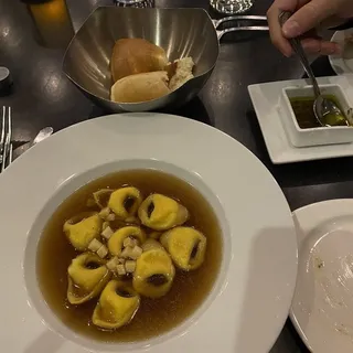 Tortellini di Ricotta in Brodo