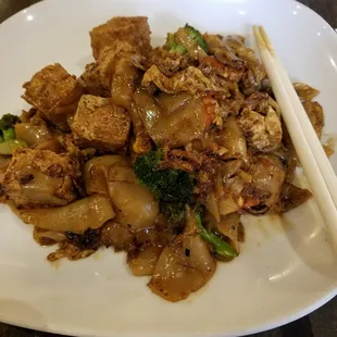 Tasty!! Pad See Eiw w/ Tofu.....again!