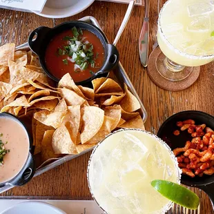 Margaritas, queso and salsa
