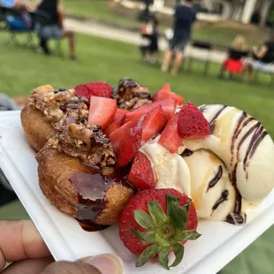 Donut I love u food truck vendor.