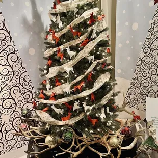 Tree w/ origami reindeer