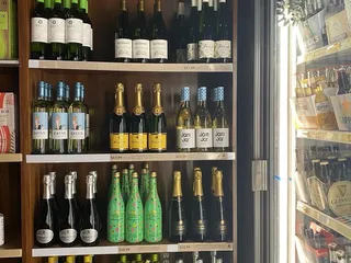 Bin 201 Wine + Spirits