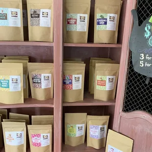 Many loose leaf teas to choose from
