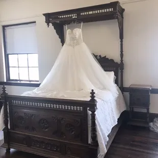 Talk about setting the tone for the wedding!