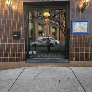 Fet-Fisk front facing