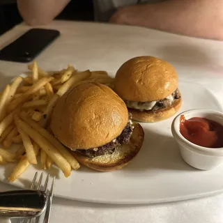 Kid's Cheeseburger