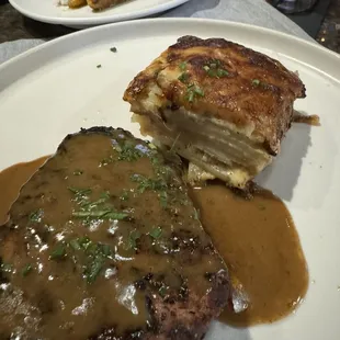 9 oz. Filet, scalloped potatoes, carrots