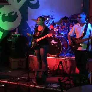 You can almost see Rob on the drums!