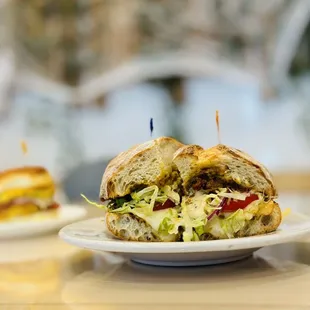 @eat_with_lily (food IG &amp; tiktok) Chicken sandwich