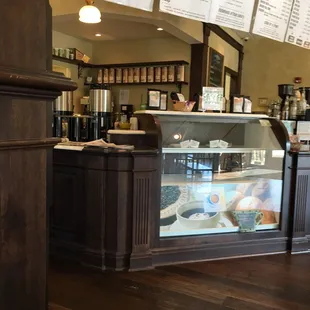 Almost empty bakery counter @4:00, they close at 6:00.