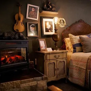 Sailor's Hornpipe for the adventurer at heart- lower level queen accommodation.