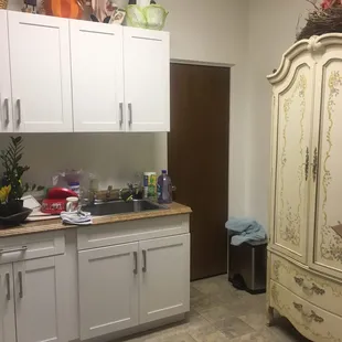 The kitchenette. This store had a NICE setup for meetings and classes.