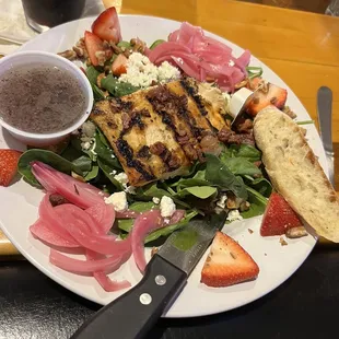 Spinach salad with hot bacon dressing