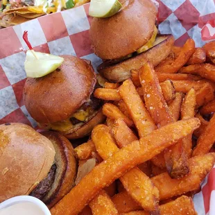 Sliders with sweet potato fries