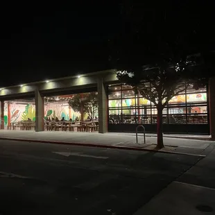 11/16/22 Cool indoor/outdoor space