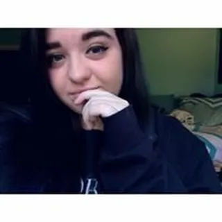 Ellie L.