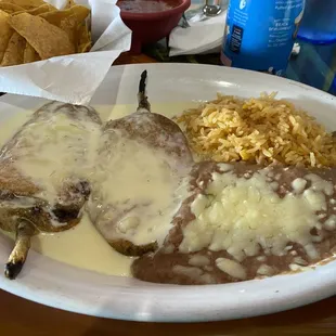 a plate of mexican food