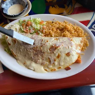 a plate of mexican food