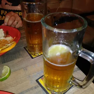 22 oz Dos Equis lager frosted mugs really good
