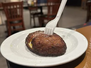 Guanacos Cafe & Pupuseria